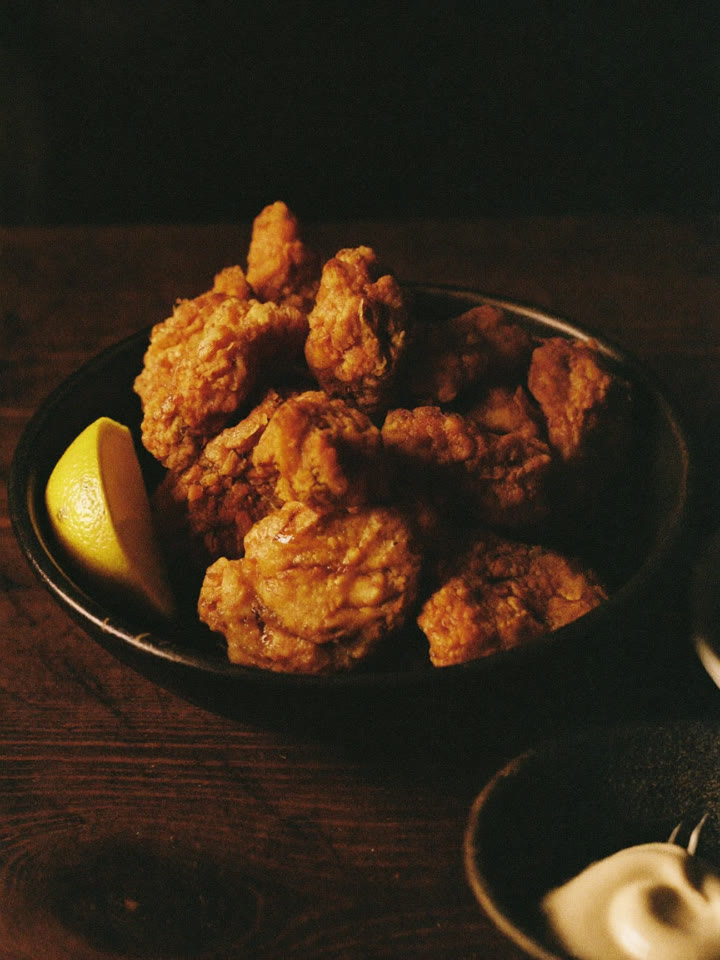 Crispy karaage fried chicken with lemon